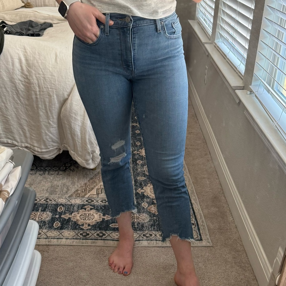 High Rise Straight Crop Levi’s Jeans 724